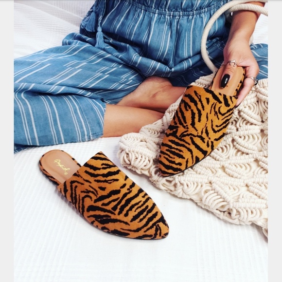 ποΈ//The Marcy// tiger stripes mule flat - Picture 2 of 7